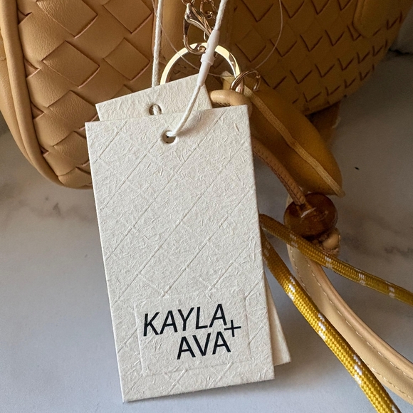 ​Bottega Vibe Kayla+Ava Yellow Woven Mini Satchel Crossbody with Heart Charm NWT - Picture 6 of 12